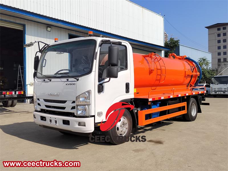 Isuzu 8-ton vacuum suction tanker Isuzu 8-ton vacuum suction tanker