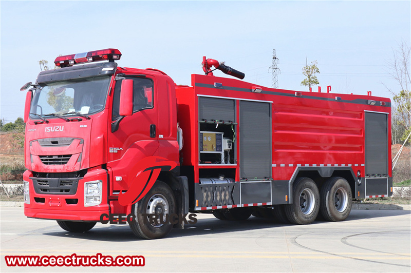 Isuzu aircraft rescue and firefighting truck Isuzu aircraft rescue and firefighting truck