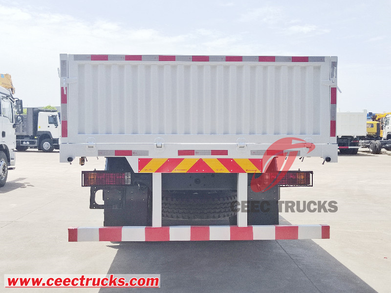 Shacman L3000 truck mounted boom crane