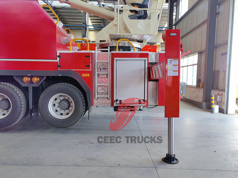 Isuzu GIGA water & foam truck with mounted high reach extendable turret Isuzu GIGA water & foam truck with mounted high reach extendable turret