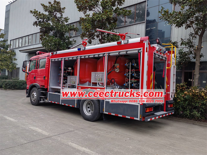 ISUZU FTR dry powder nitrogen fire truck
