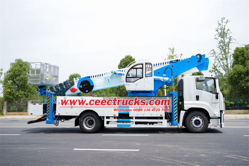 ISUZU FTR 45m aerial platform truck ISUZU FTR 45m aerial platform truck