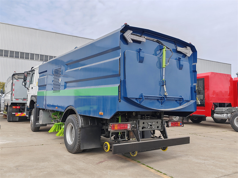 Howo road sweeper truck