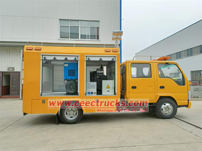 Isuzu rescue fire fighting truck