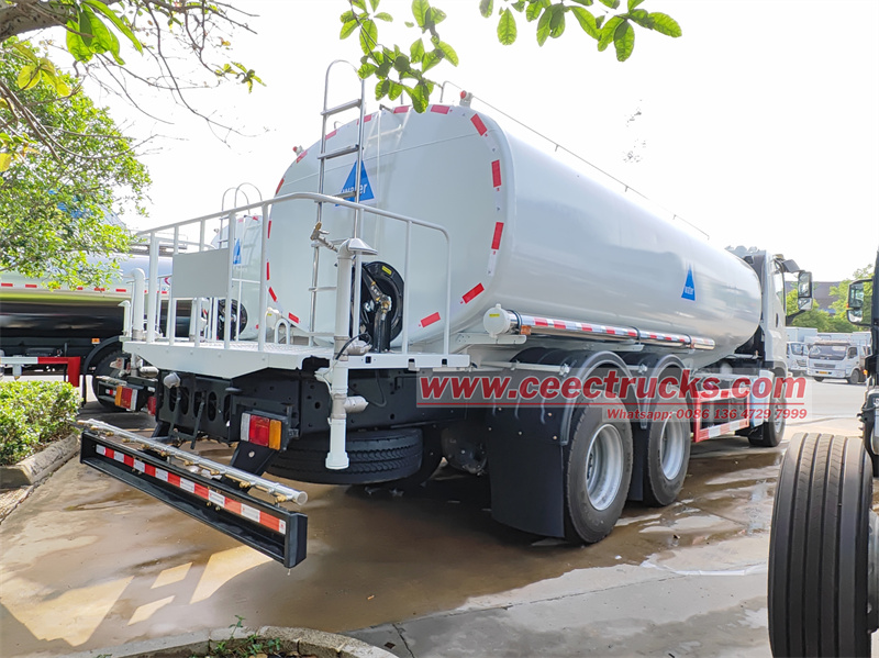 Isuzu GIGA drinking water tanker truck Isuzu GIGA drinking water tanker truck