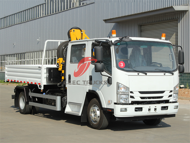 Isuzu NPR double cabin truck with knuckle crane Isuzu NPR double cabin truck with knuckle crane