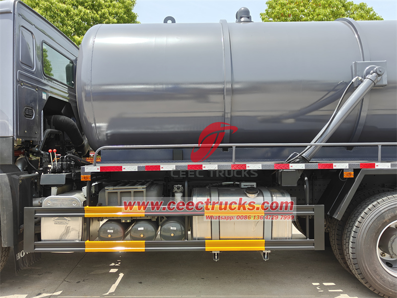 HOWO sucker vacuum tanker truck