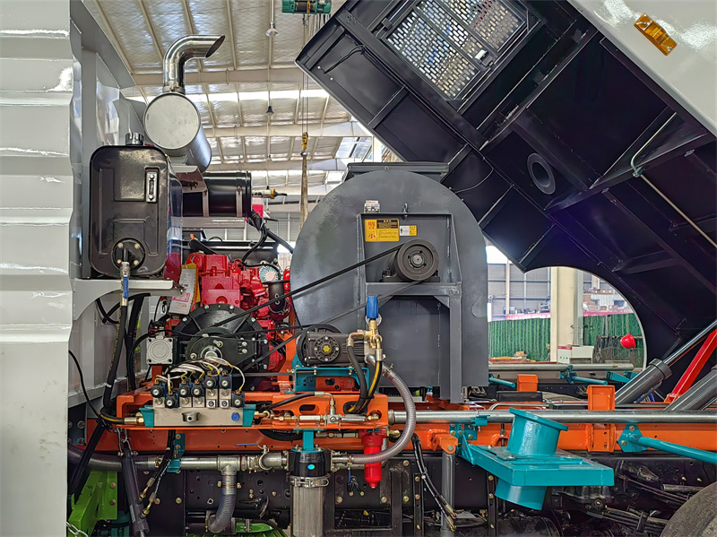 Isuzu cleaning sweeper truck Isuzu cleaning sweeper truck