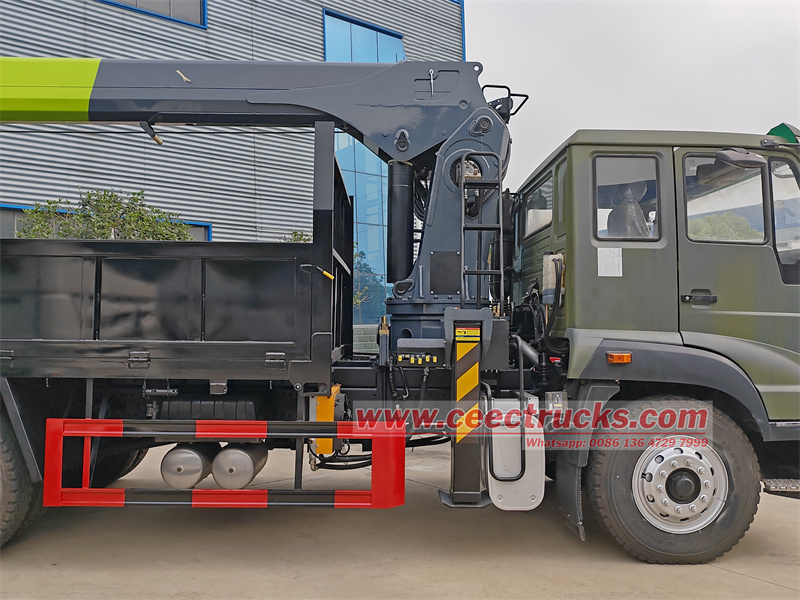 HOWO 210HP engine straight arm crane