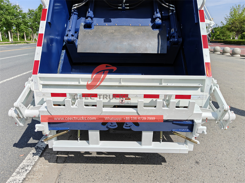 Isuzu ELF 8CBM garbage compactor truck