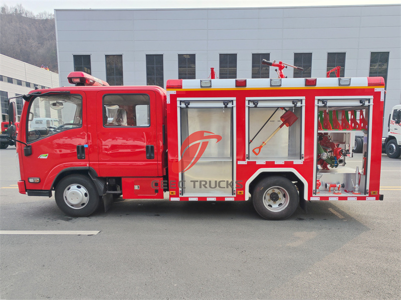 Isuzu NPR fire fighting truck