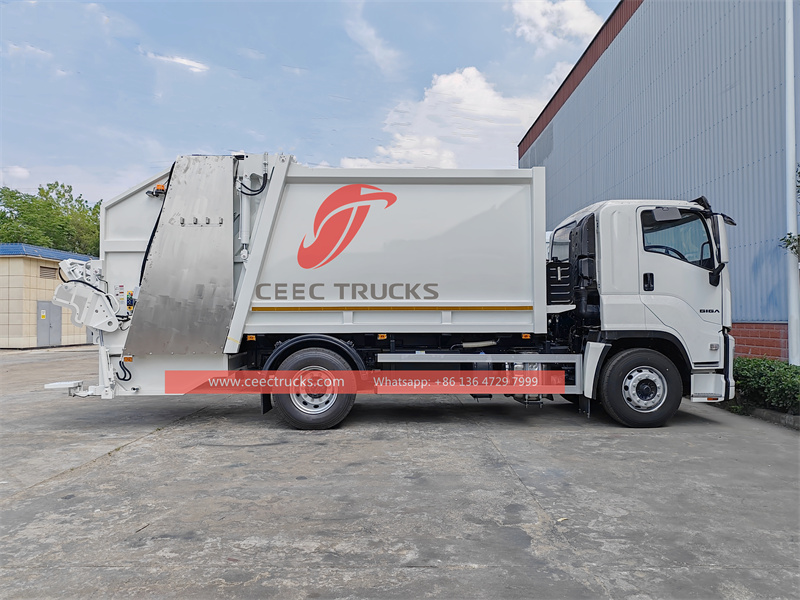 ISUZU GIGA rear loader compactor truck