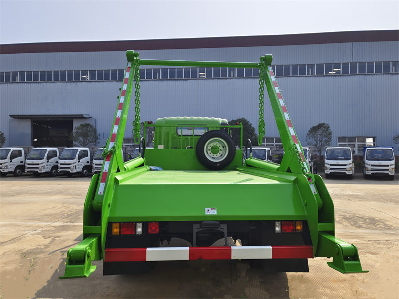 HOWO swing arm garbage truck