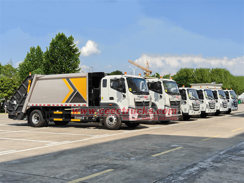 FOTON rear loader garbage trucks export to America