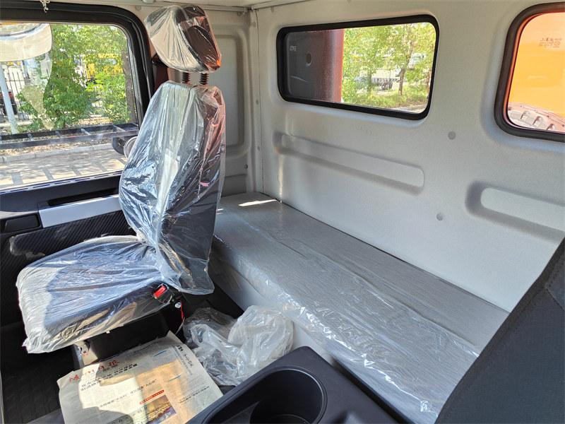 Shacman H3000 cabin with rear sleeper