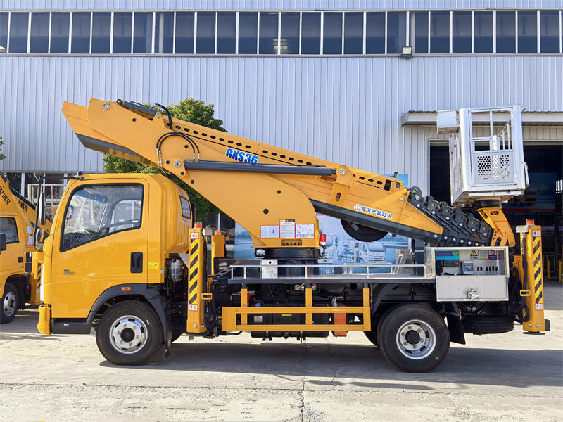 Howo 22m aerial platform truck