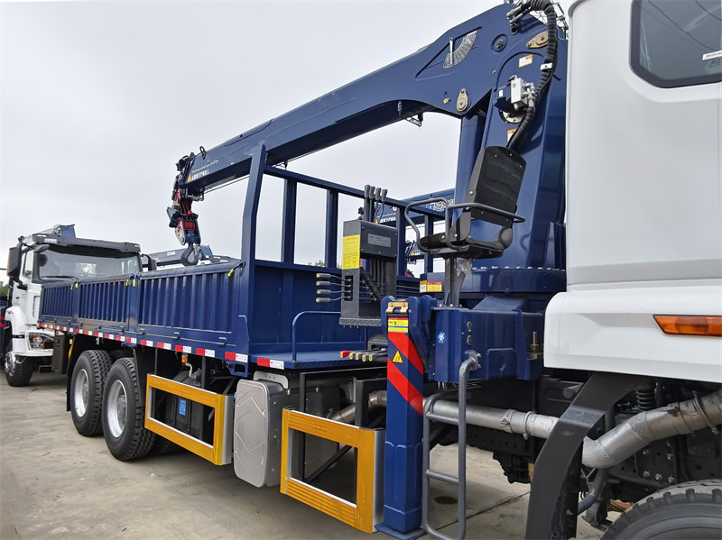 Howo 14tons crane truck