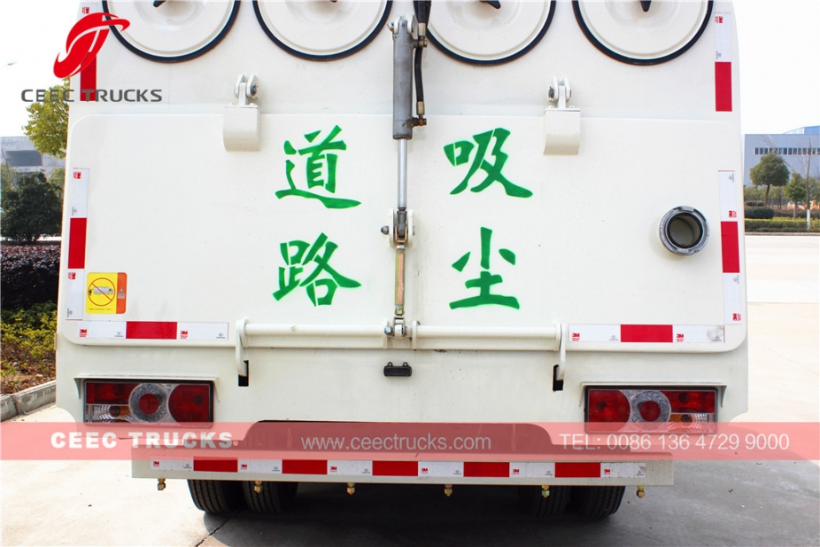 东风5000升真空扫路车