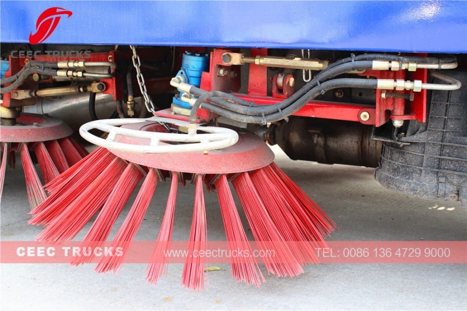 东风5立方米道路清扫车