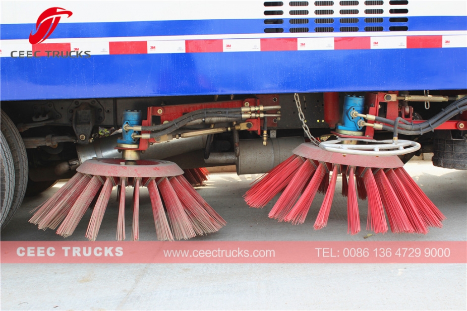 东风5立方米道路清扫车