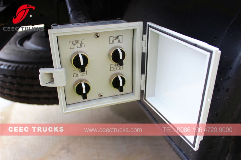 东风12000升扫路车