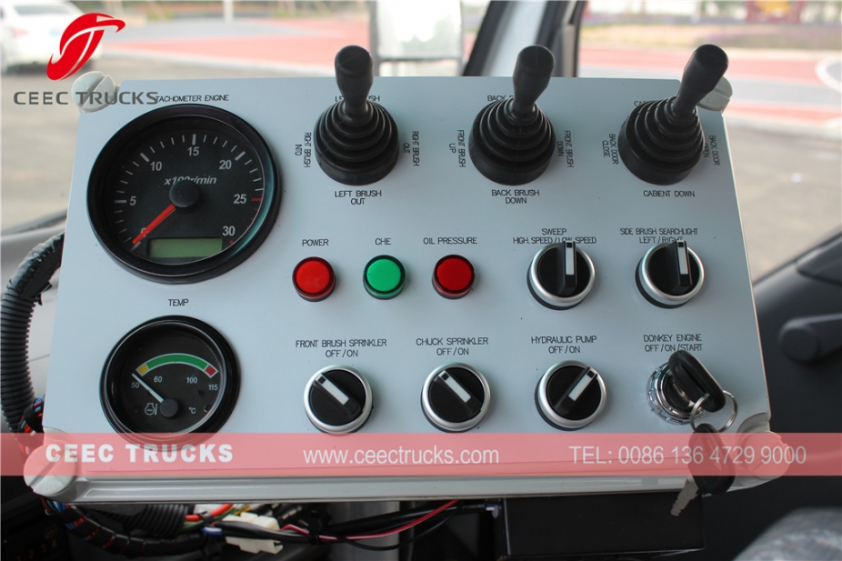 五十铃12立方米道路清扫车