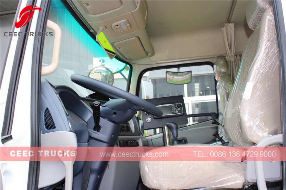 东风12000升扫路车