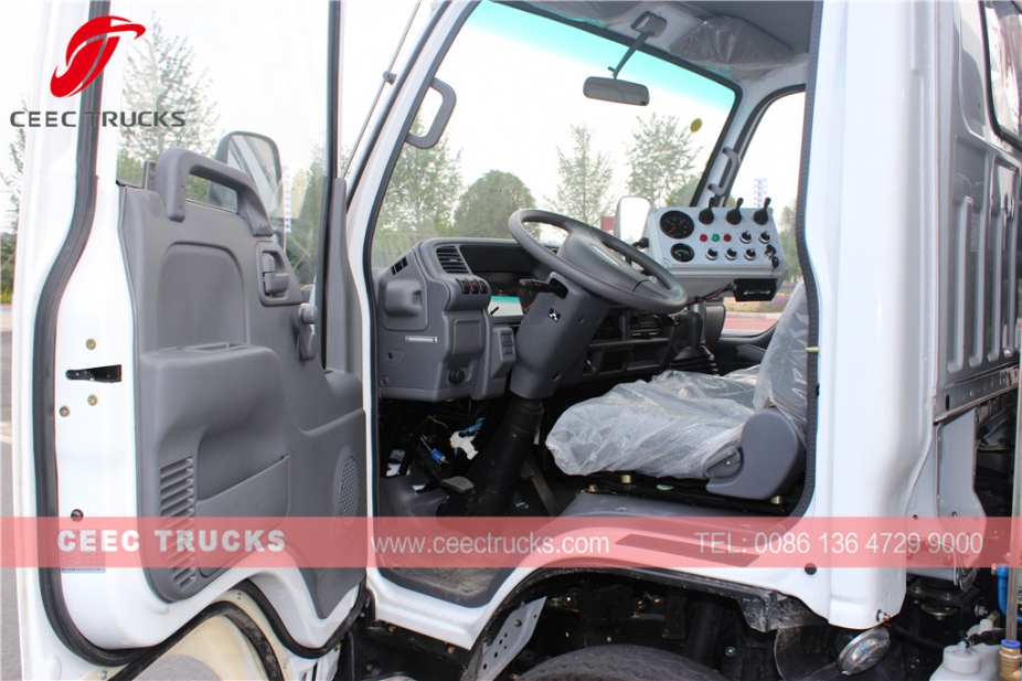 东风10000升扫路车