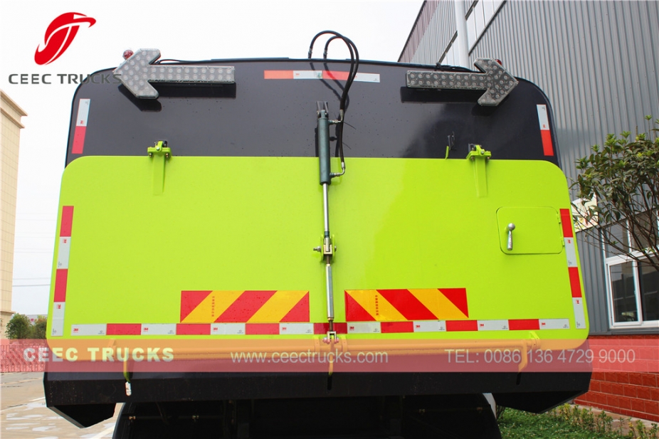 东风12000升扫路车