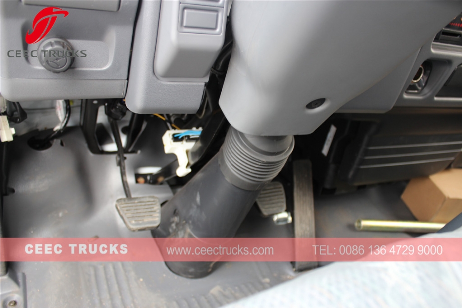 五十铃12立方米道路清扫车