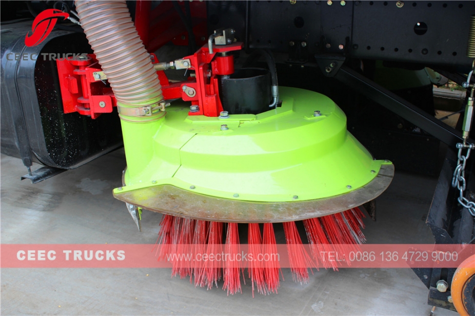 东风12000升扫路车