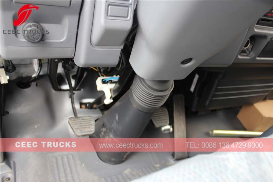 东风10000升扫路车