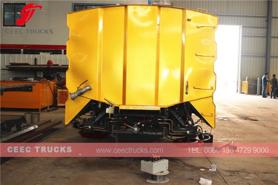 5000升扫路车车身