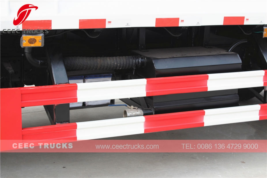 五十铃5000升垃圾压缩车