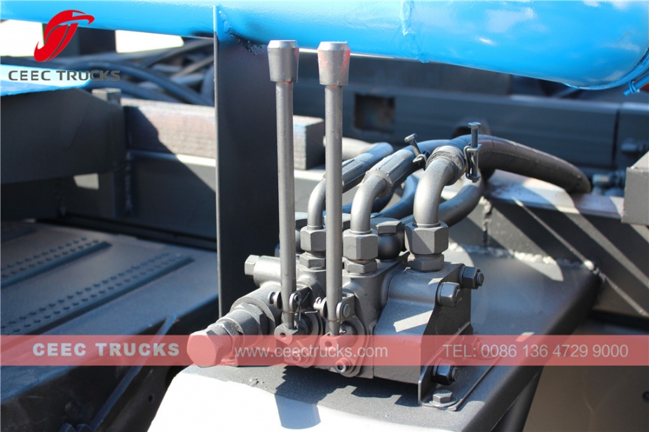 东风10000升真空污水车