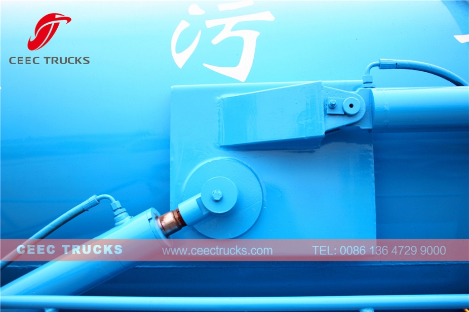 东风8000升化粪池吸粪车