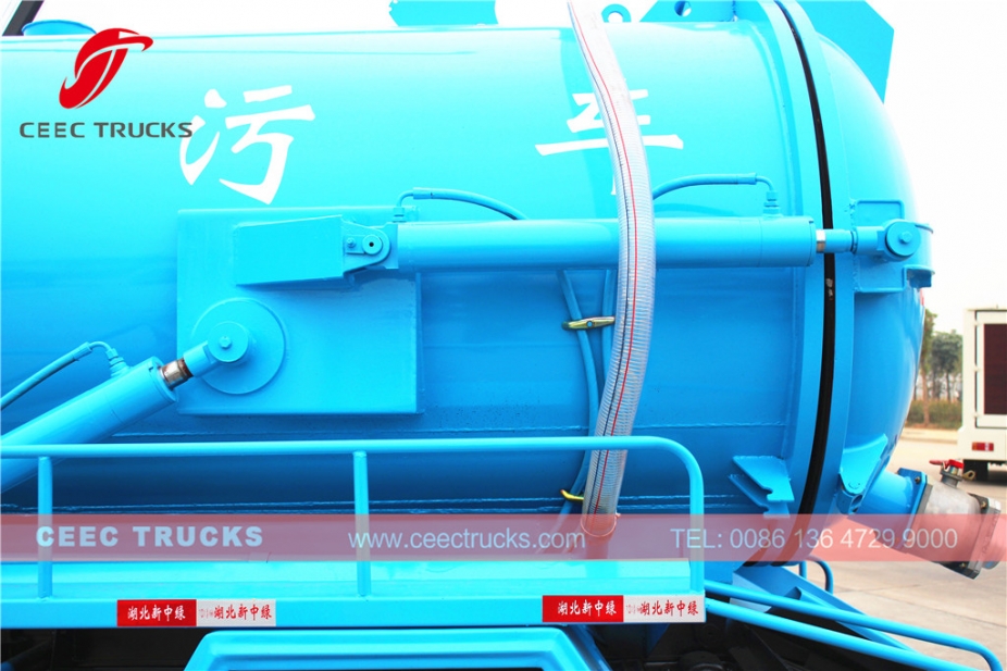 东风8000升化粪池吸粪车