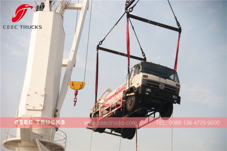 东风10000升真空罐车