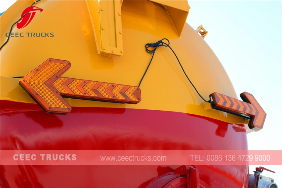 东风10000升化粪池清理车