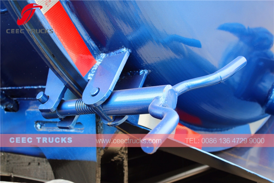 豪沃右舵车型10000升真空污水车