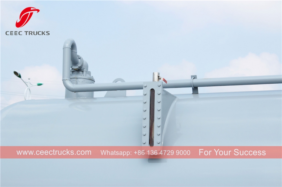 五十铃8立方米污水车