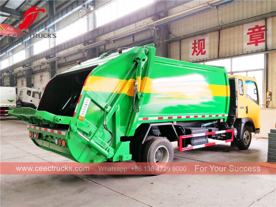 豪沃8立方米右舵压实垃圾车