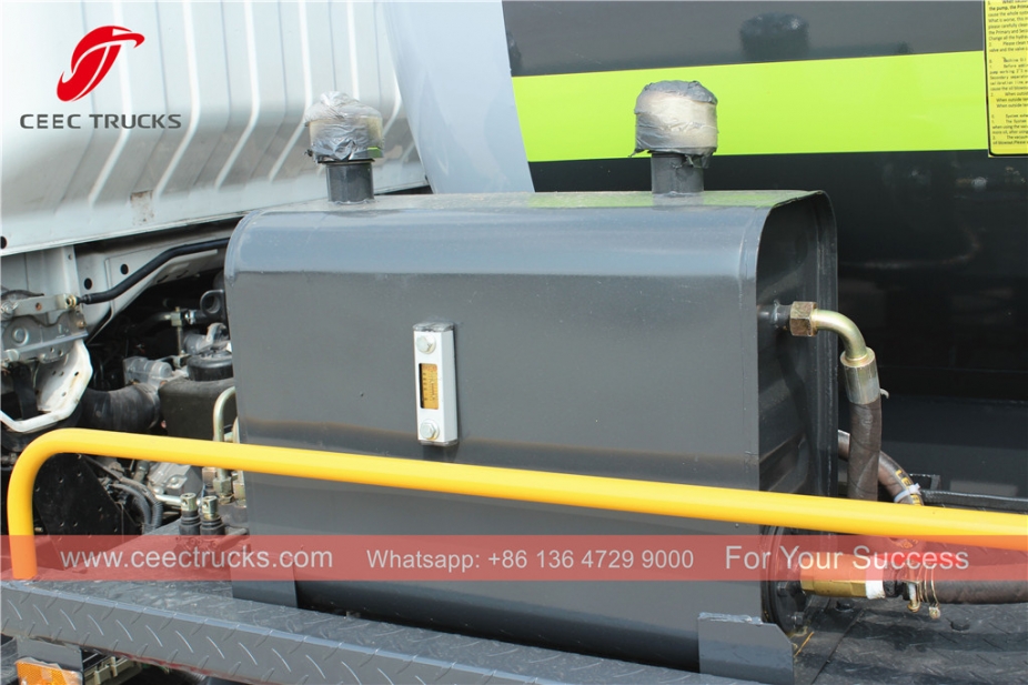 五十铃8立方米污水车