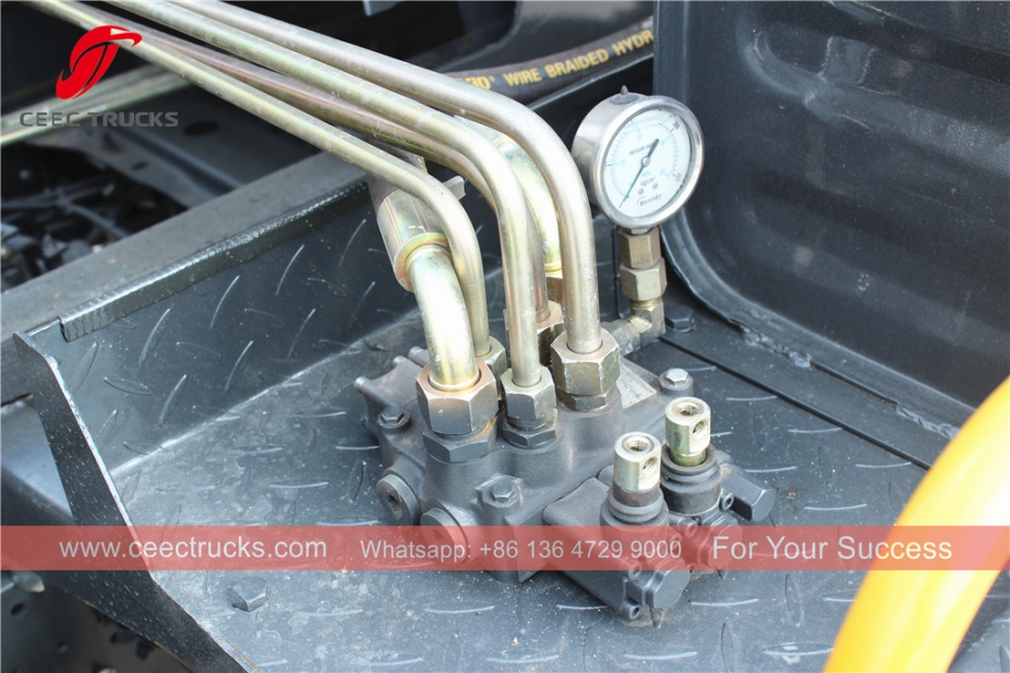 五十铃8立方米污水车