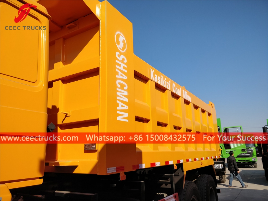 陕汽F2000 6x4自卸车