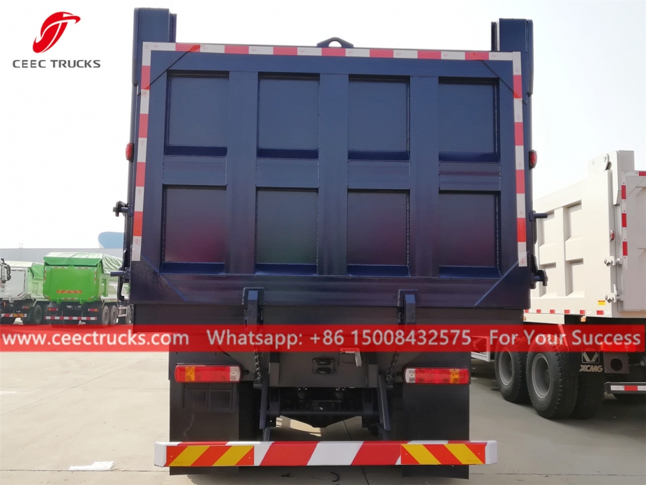 依维柯8x4自卸车