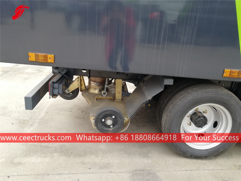 2.5立方米扫路车