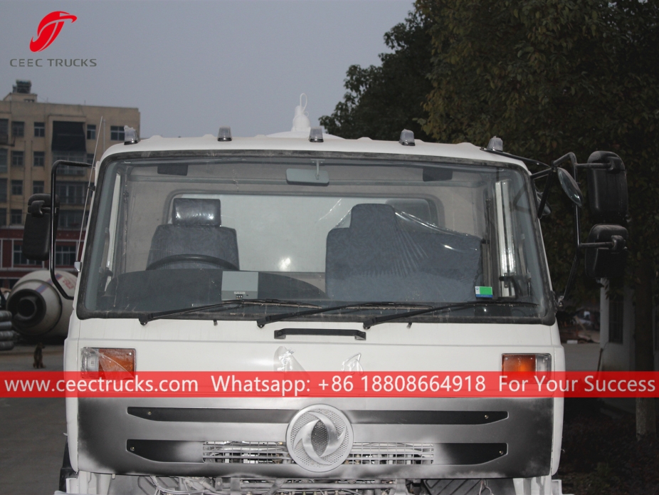 东风10000升吸污车