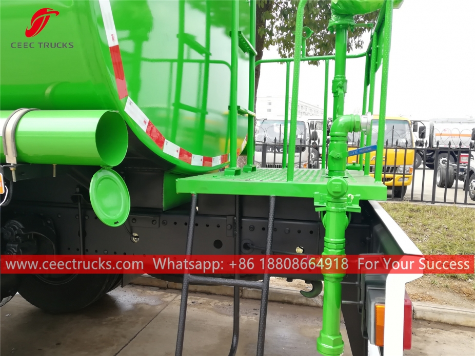 东风11.7立方米洒水车