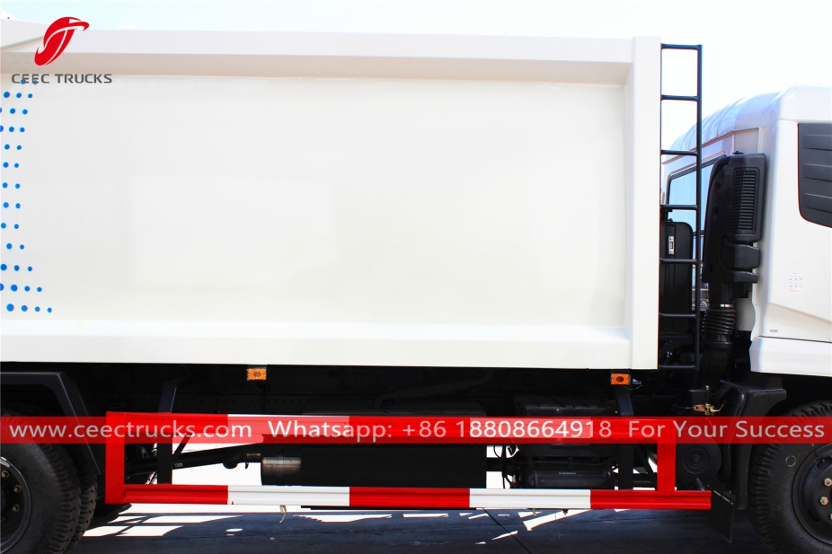 12立方米东风牌压缩式垃圾车